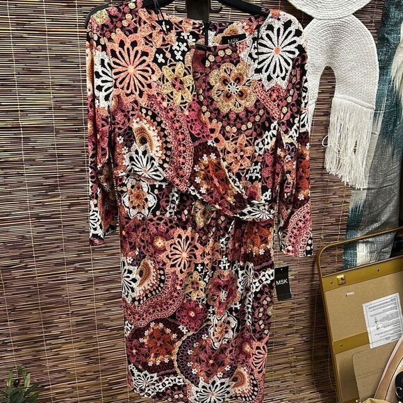 Connected Plus Size Printed Popover Sheath Dress - Picture 2 of 3